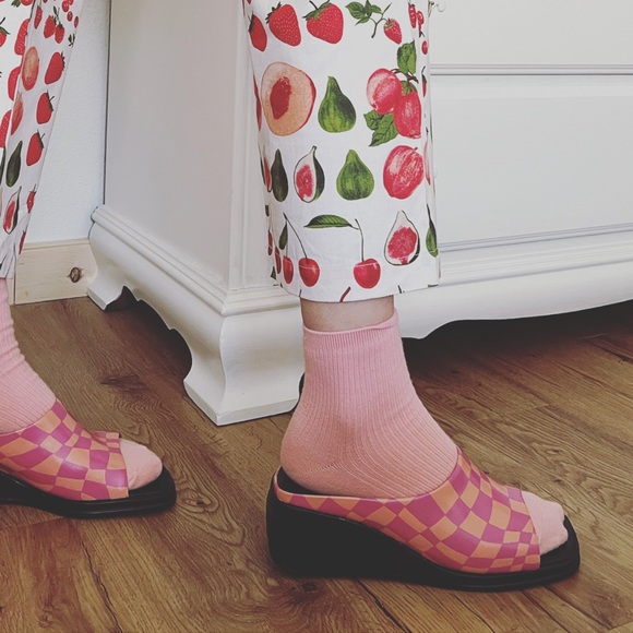 SALE🌸 Handpainted vintage platform sandals in wavy check - Picture 5 of 5